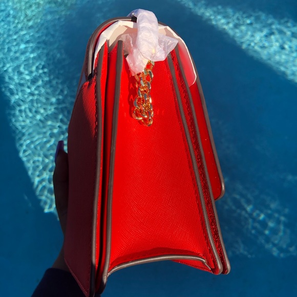 Tory Burch Emerson Flap Adjustable Shoulder Bag in Bright Samba - Picture 3 of 7